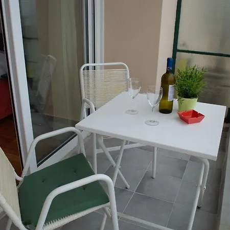 Apartment Seafront *
